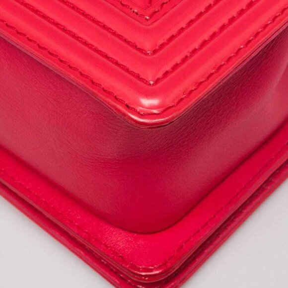 Chanel Pink Quilted Patent Leather Medium Boy Bag - Picture 3 of 10